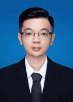 穿着西装笔挺的男子描述已自动生成